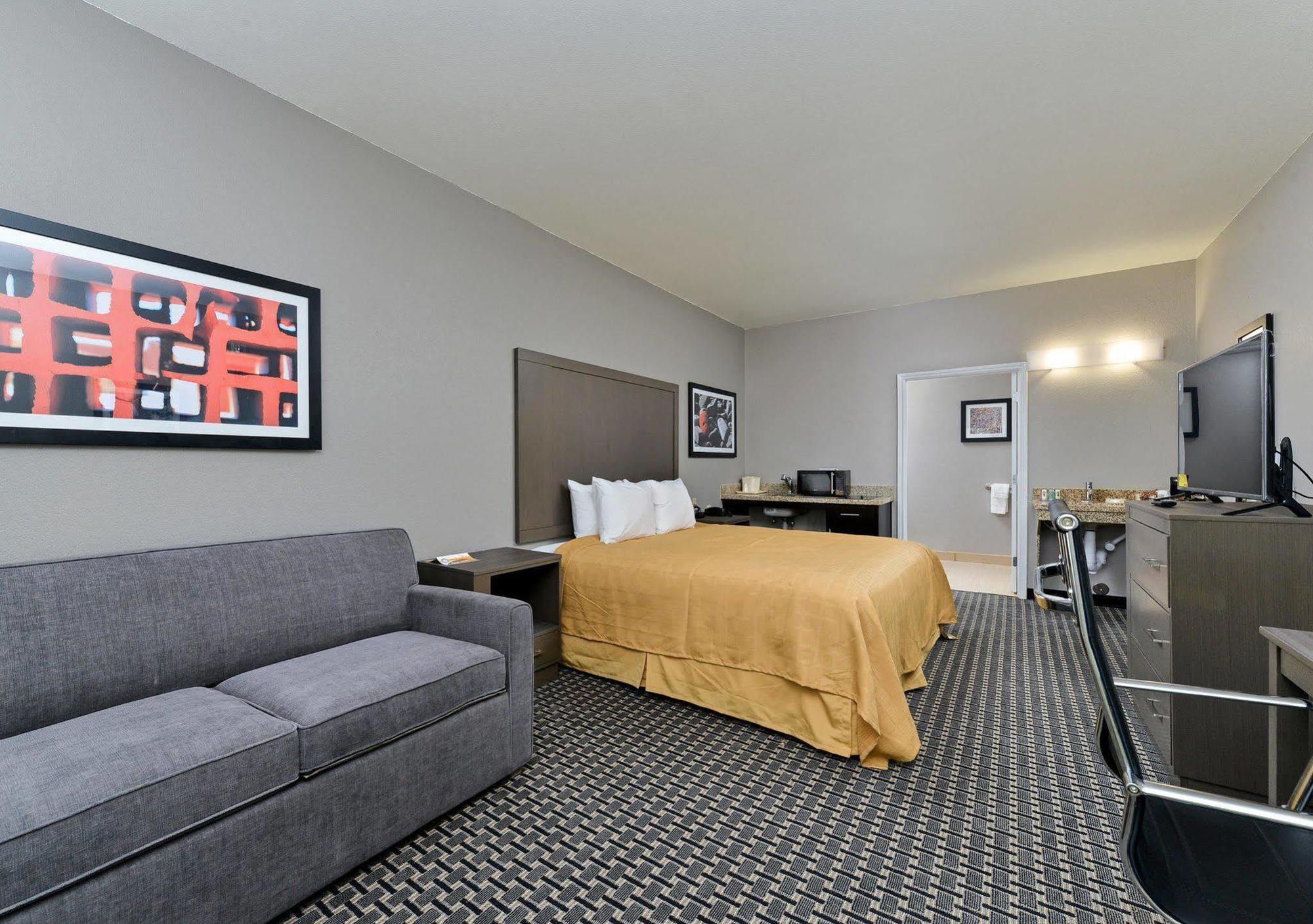 The Black Swan Lee - Lenox, Ascend Hotel Collection Bagian luar foto